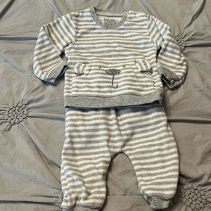 Kapital K sweatsuit size 3-6 mo